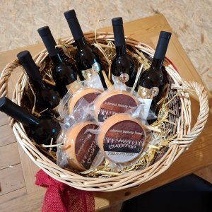 Feiner Wein und Käse vom JK Ruswil
